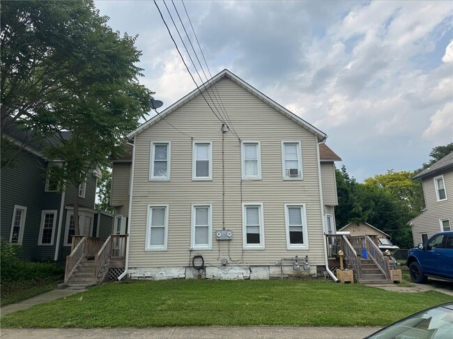 Primary Photo - 128 E 11th St