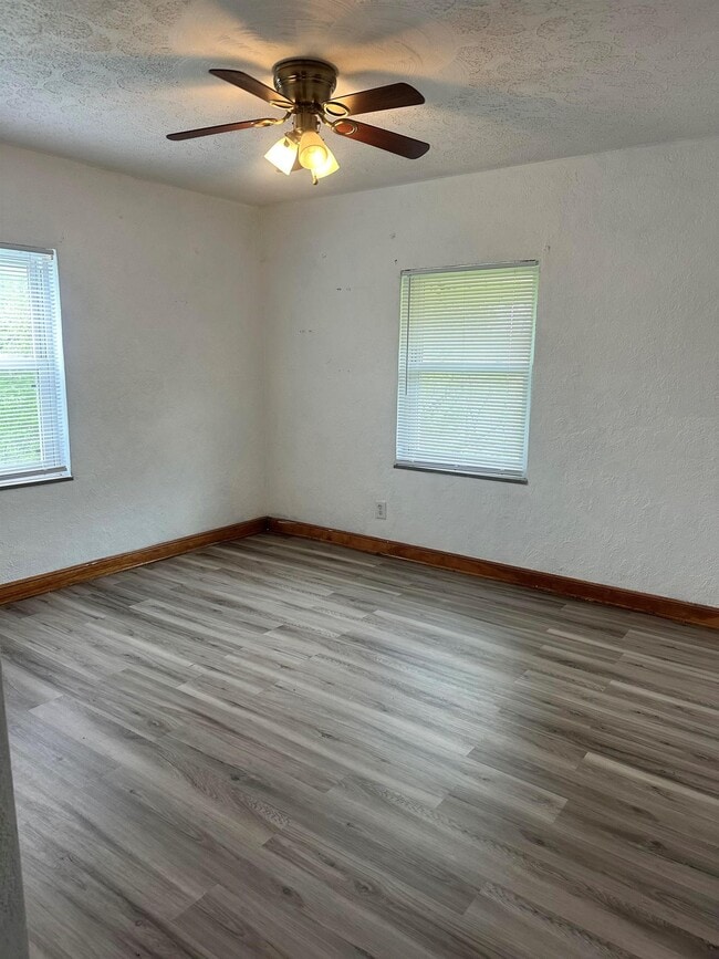 Building Photo - 25 Julie Kate St