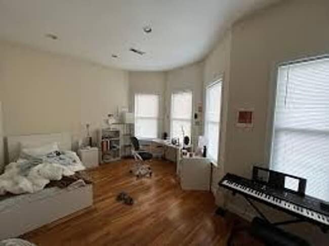 Building Photo - Convenient  Mission Hill Location, In-Unit Washer and Dryer, Eat-in Kitchen, Big Bedrooms