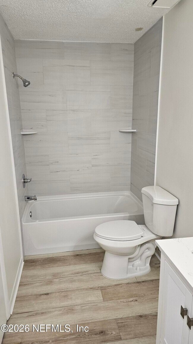 Building Photo - 820 Orchid St