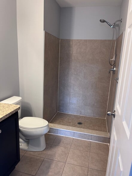 Building Photo - 2604 Riversedge Dr