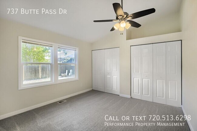 Building Photo - 737 Butte Pass Dr