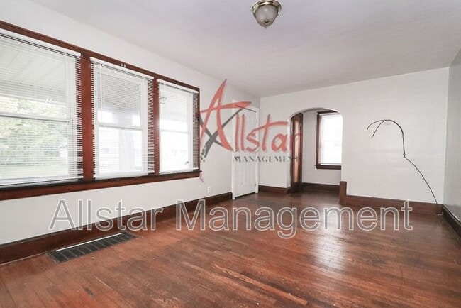 Building Photo - 488 Stanton Ave