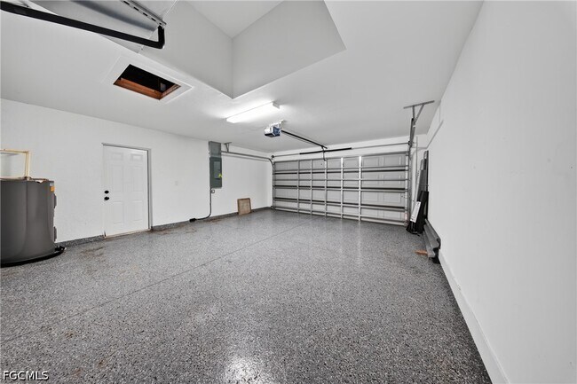 Building Photo - 738 Sunrise Blvd