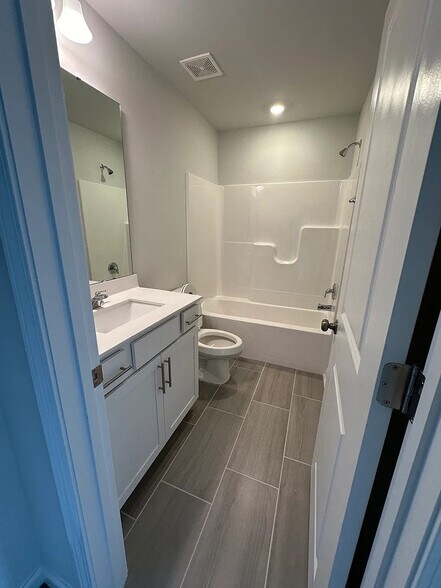 Building Photo - Room in Townhome on Arkose Dr