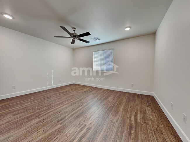 Building Photo - 300 Palazza Reserve Pl
