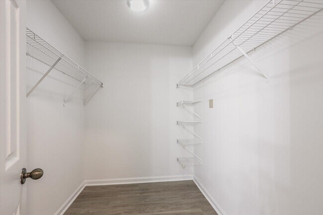 Building Photo - 3588 Wexford Ct