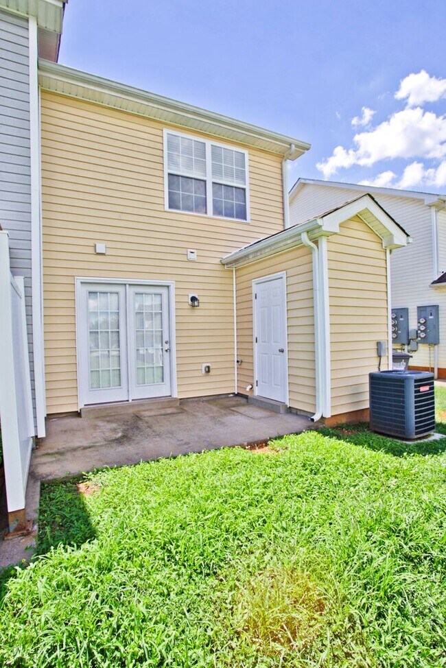 Building Photo - 315 Sam Houston Cir