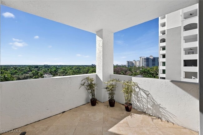 Building Photo - 285 Grande Way