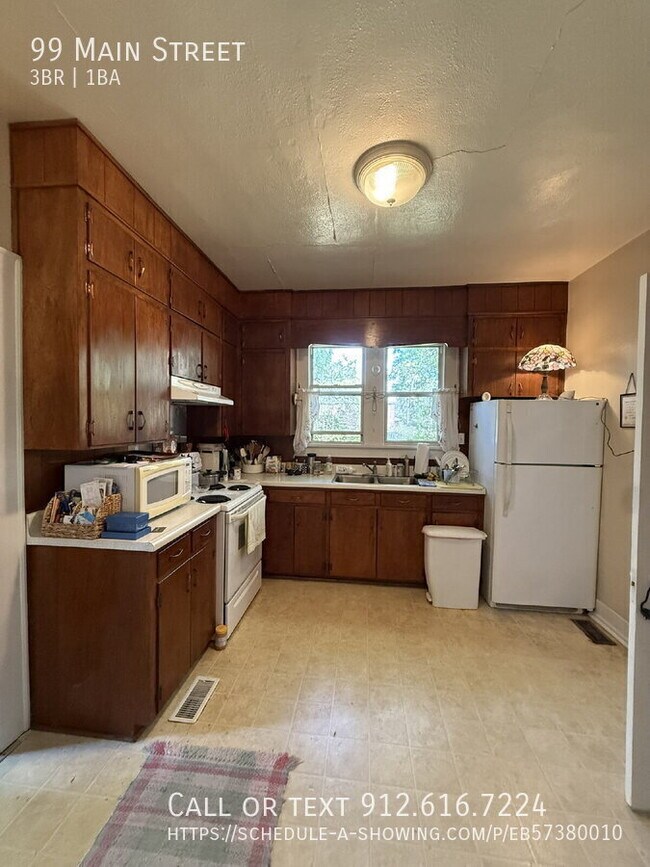 Building Photo - 99 Main St