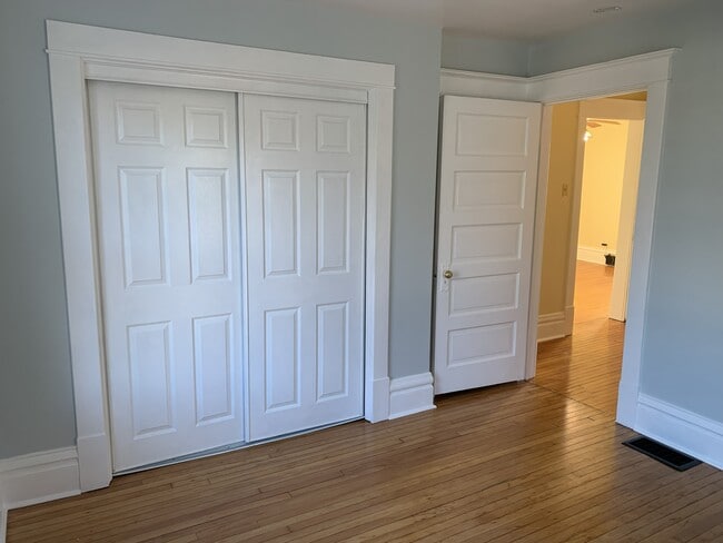 Building Photo - 628 37th St