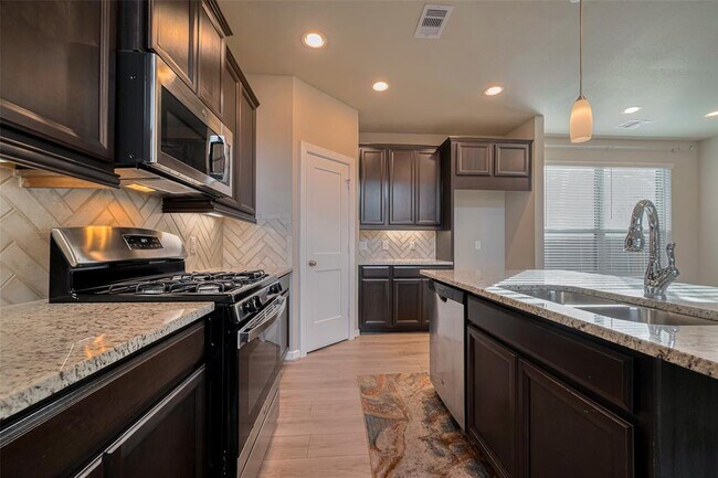 Building Photo - 7809 Axis Rdg Dr