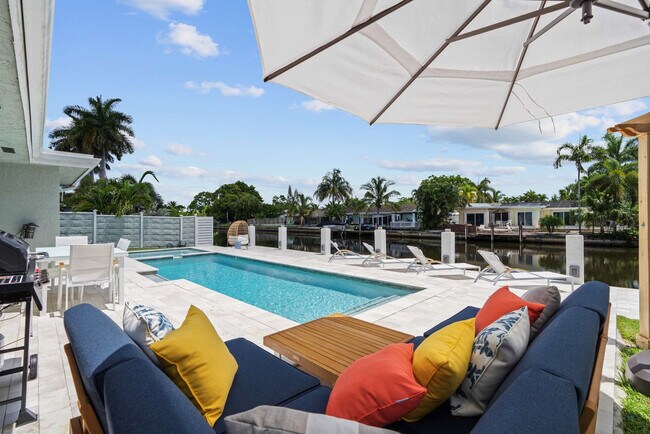 Building Photo - 2001 NW 36th St