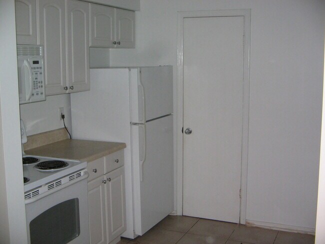 Building Photo - 2/2 Condo In The Midtown At Merridian Community...$1400.00 Per Month