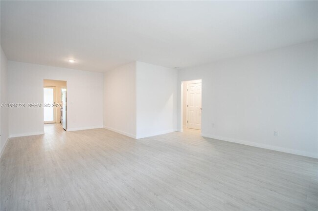 Building Photo - 1185 98th St