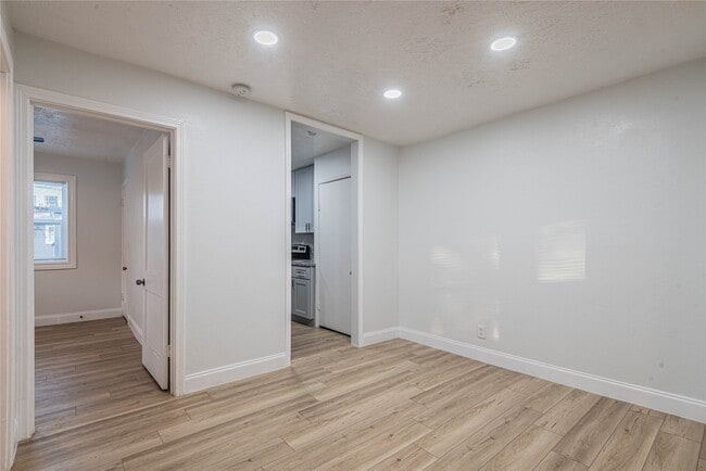 Building Photo - 2303 Rosewood St