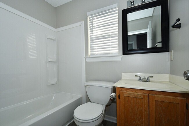 Building Photo - 116 Milbros Ln