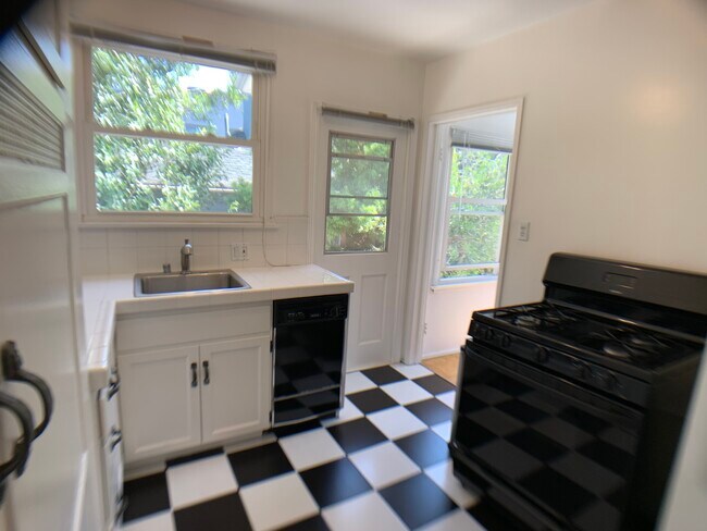 Kitchen 2 - 1827 18th St