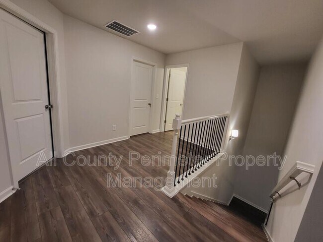 Building Photo - 2789 Aralynn Wy