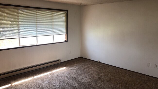 Building Photo - 2125 NW Turner Dr