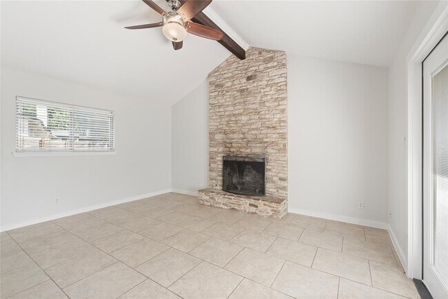 Building Photo - 2000 Brookhill Dr