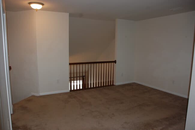 Building Photo - Well Maintained Townhome in Colonial Heritage in Williamsburg