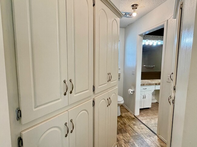 Building Photo - 6612 Crow Cir