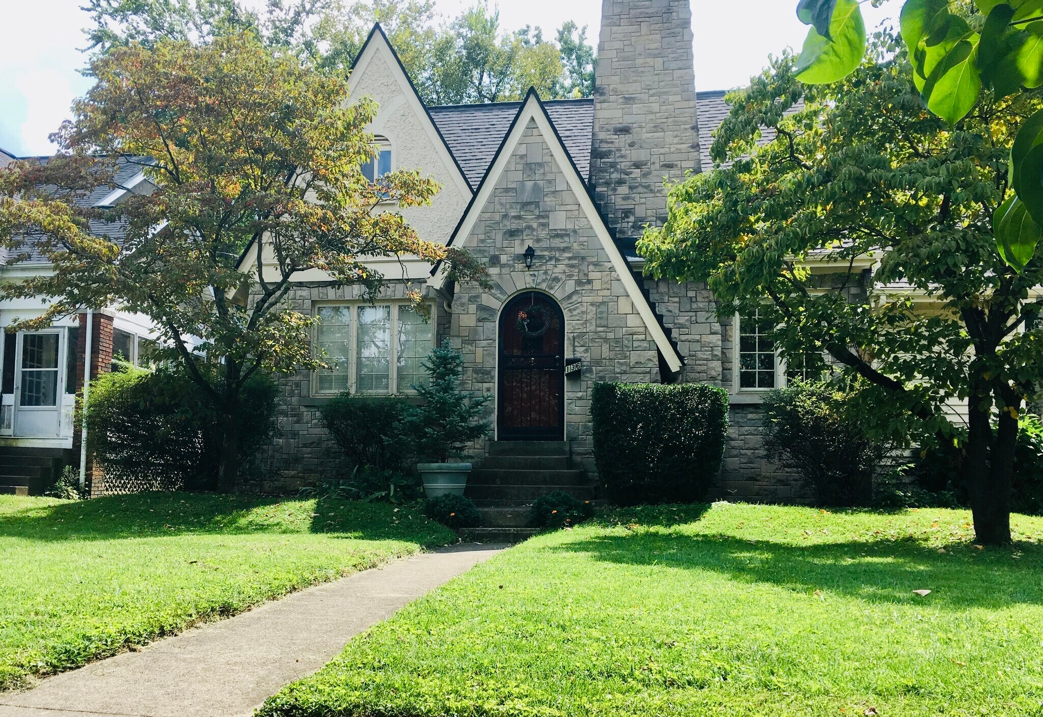 Building Photo - 136 Shawnee Pl