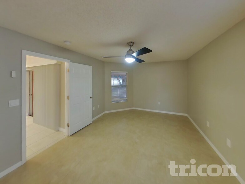 Building Photo - 8421 Bay Dr