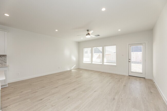 Building Photo - 31719 Kellan Grv Ct