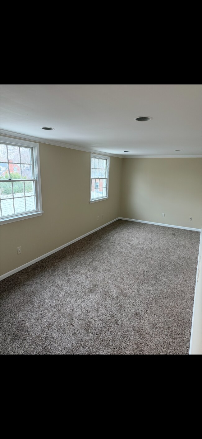 Building Photo - 889 Neff Rd