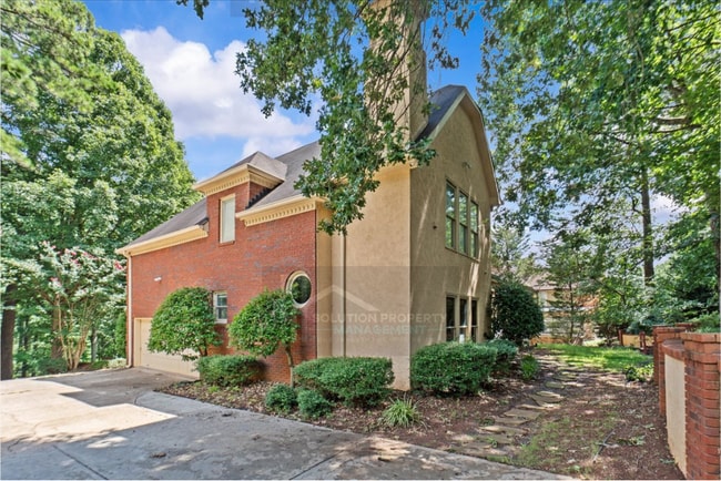 Building Photo - 200 River Bluff Pkwy