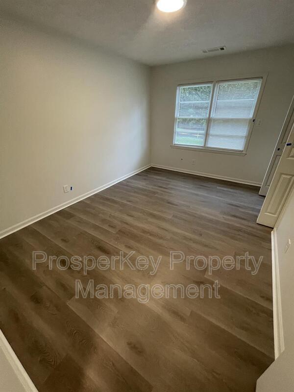 Building Photo - 418 E Northwoods Dr