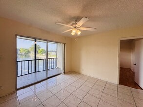Building Photo - 8025 S Colony Cir