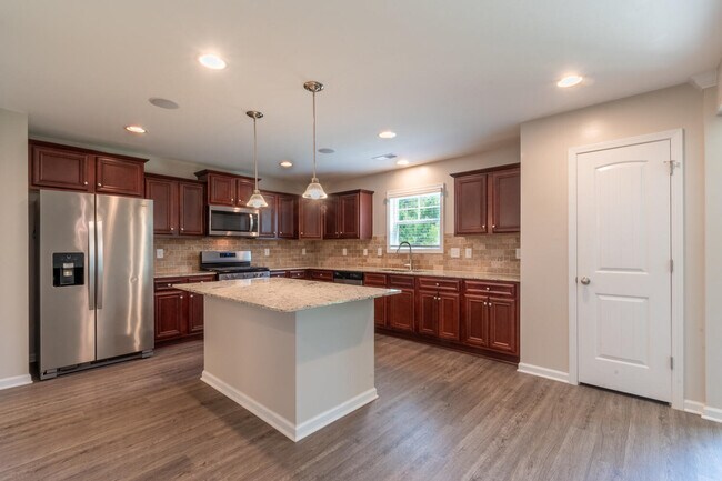 Building Photo - 3733 Moseley Dr