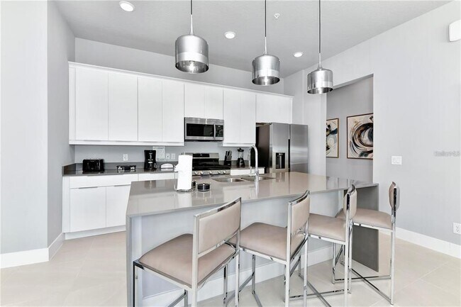 Building Photo - 7770 Sandy Ridge Dr