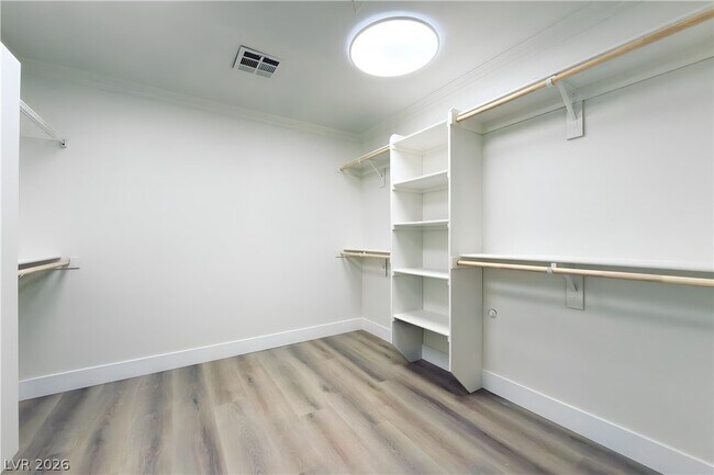 Building Photo - 443 Compo Ave