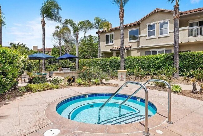 Building Photo - ***Beautiful Like-New 2 bed / 2.5 bath / 1...