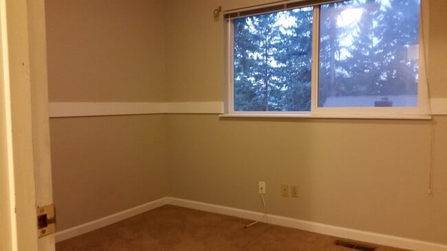 Building Photo - Cozy 4 beds with huge bonus room in Bellevue