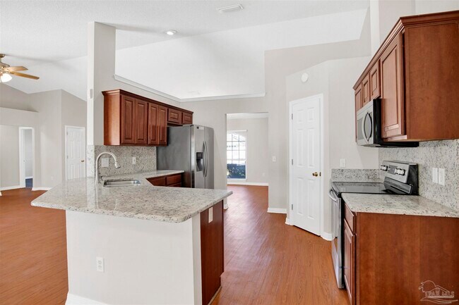 Building Photo - 578 Batten Blvd