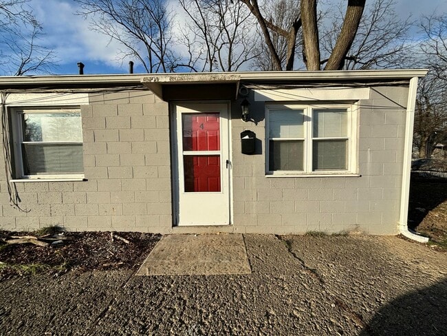 Building Photo - 308 Wrexham Ave