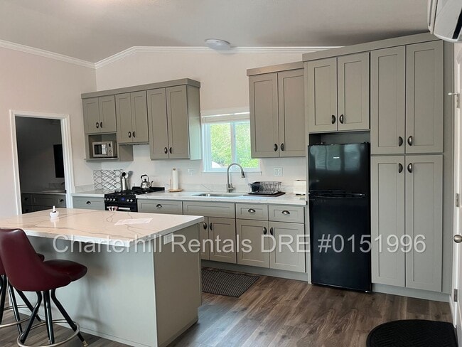 Primary Photo - Granny unit- newly built, spacious, one be...
