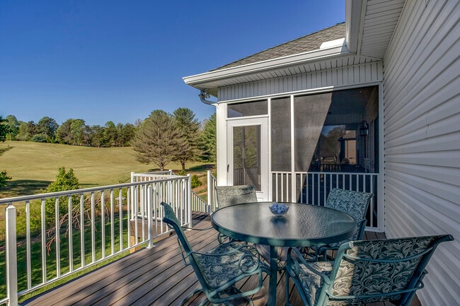 Building Photo - 134 Daleyuhski Way