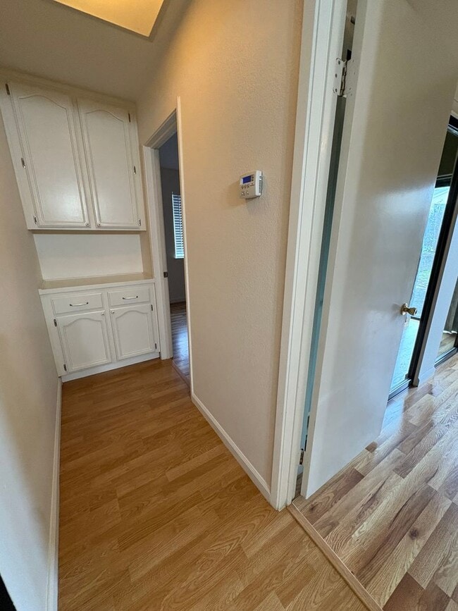 Building Photo - Updated 2bed/2full bath home in Pocket