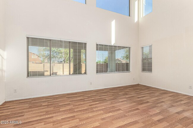 Building Photo - 3047 S 257th Ave