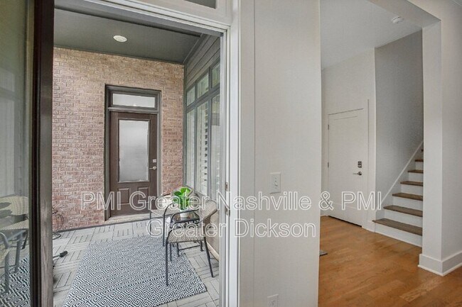 Building Photo - 520 Southgate Ave