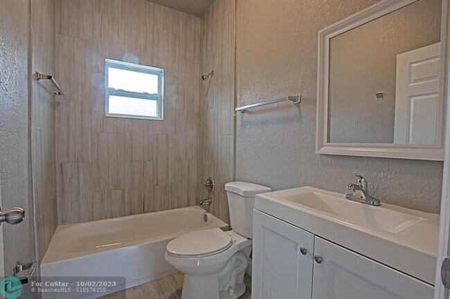 Building Photo - 2019 NW 64th Ave