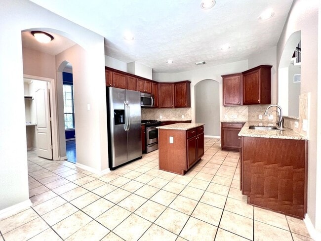 Building Photo - 5110 Shadow Breeze Ln