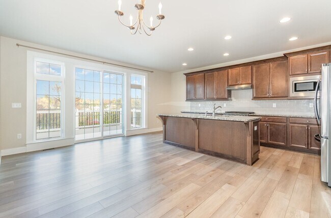 Building Photo - 1726 Bradley Dr