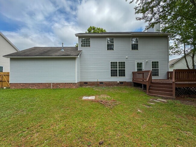 Building Photo - Cute 3 Bed 2.5 Bath Home in Fayetteville with Fenced Yard